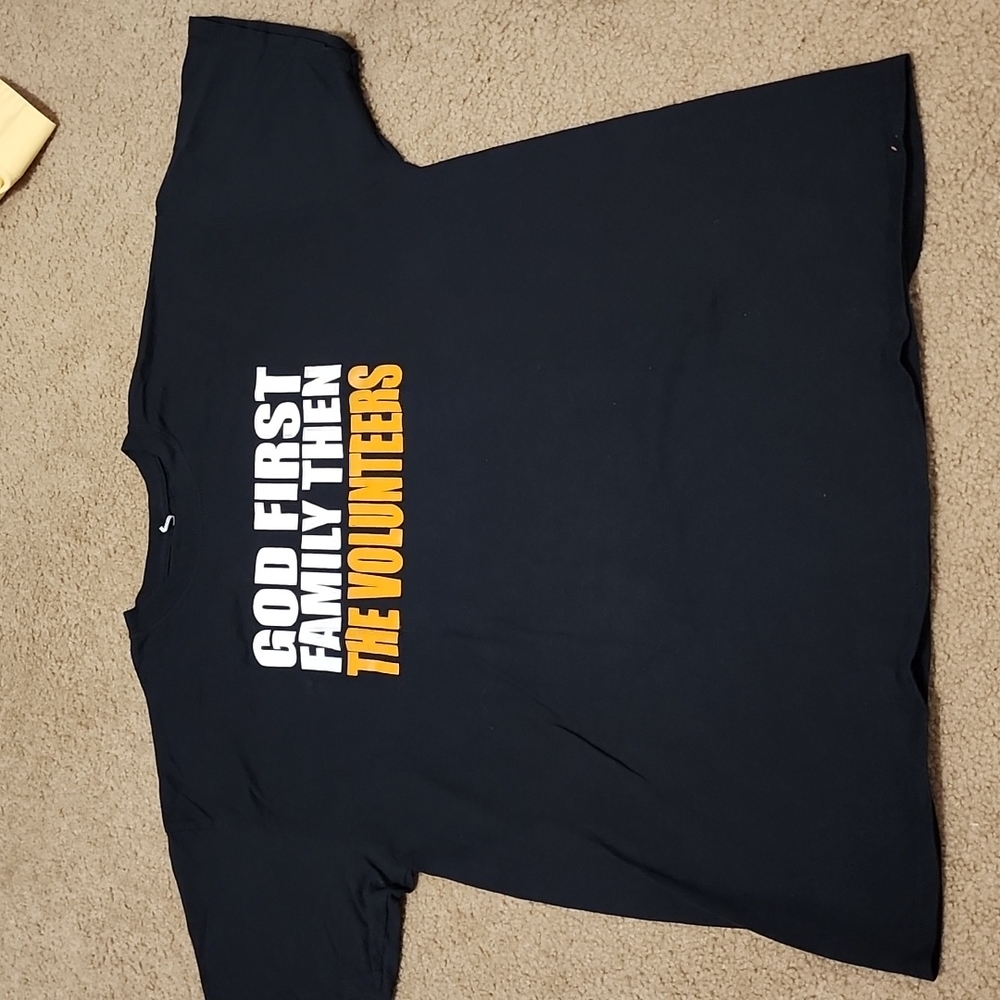 Tennessee Tshirt men's medium no tag EUC /#388